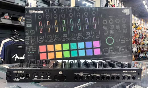 Roland - MC-707 8-Channel Groovebox 2